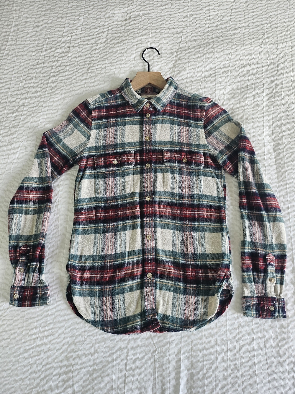 Am Eagle Women Button Down Flannel Super Soft Plaid Festive Holiday Fall Layers